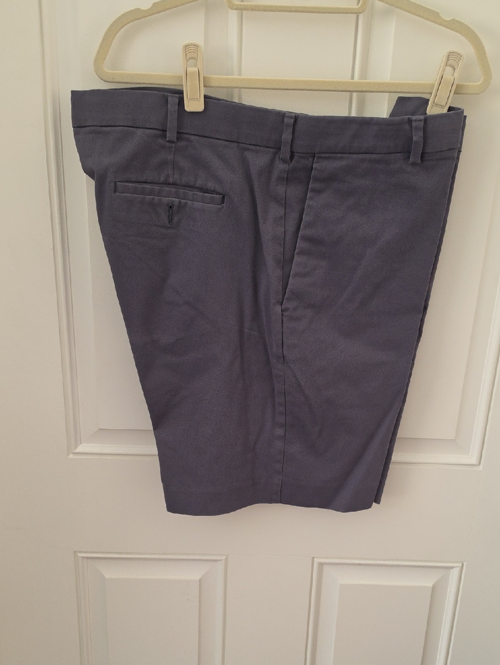 Roundtree & Yorke Men’s Flat-Front Shorts — Charcoal